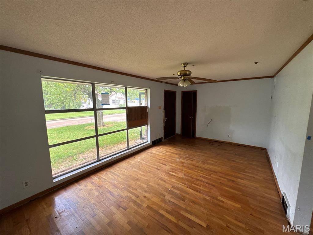 214 S Park Avenue Property Photo 15