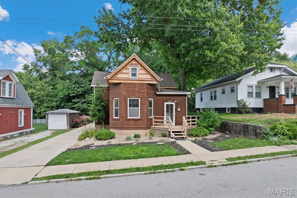 1809 Clawson Street Property Photo 1