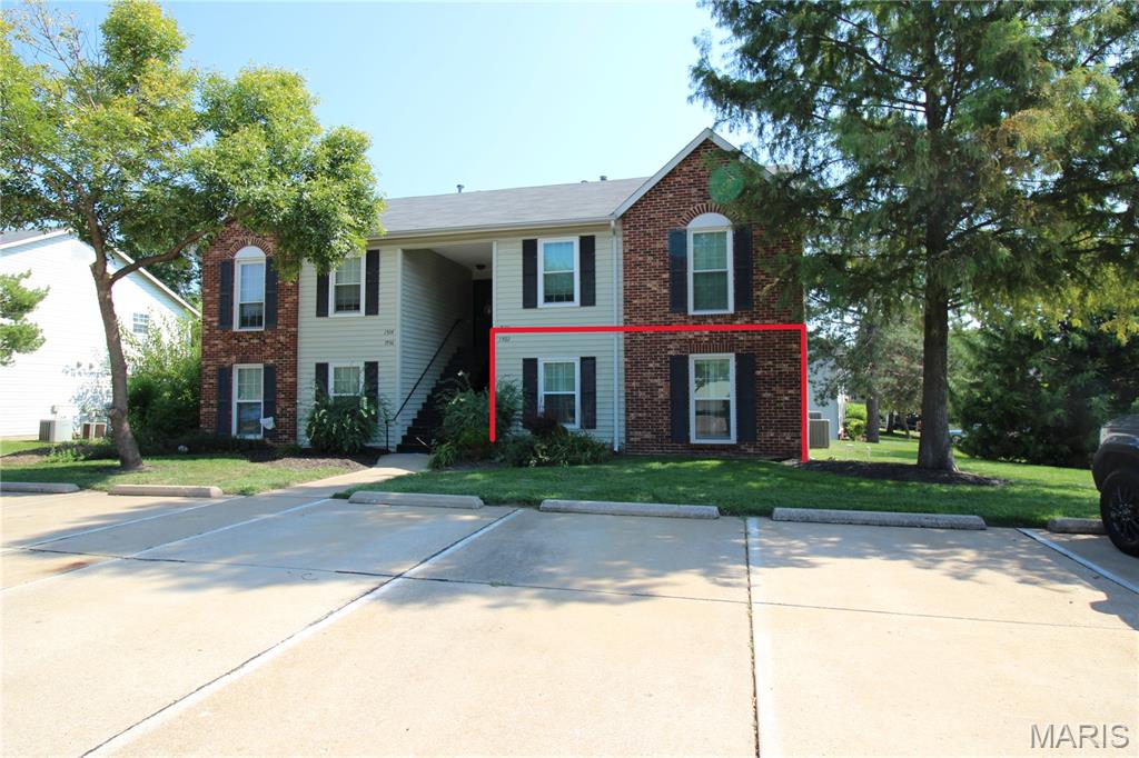 1502 Surrey Lane Property Photo 1