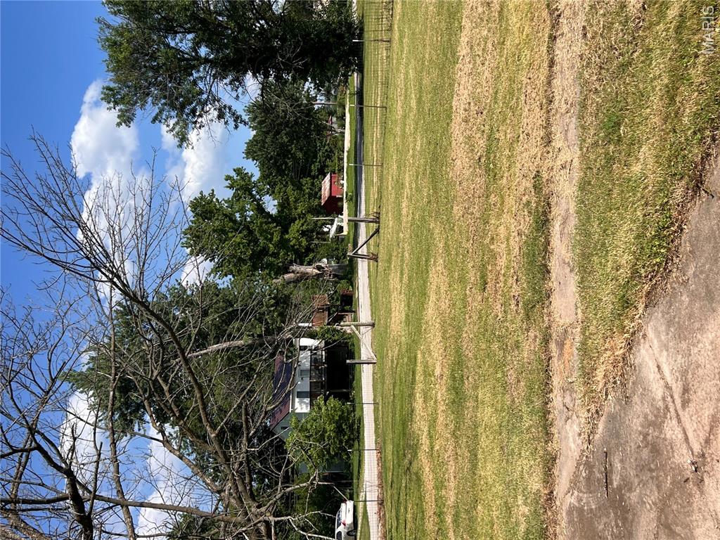 196 E Elm Street Property Photo 3