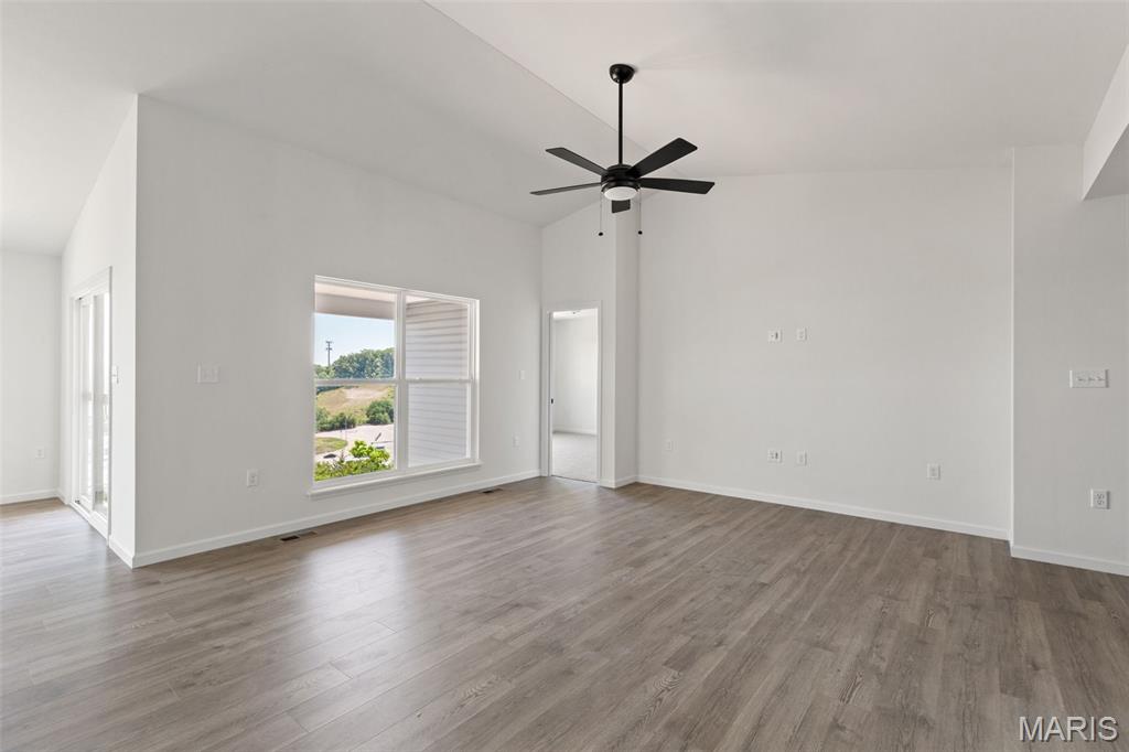 2337 Castle Hill Drive Property Photo 5