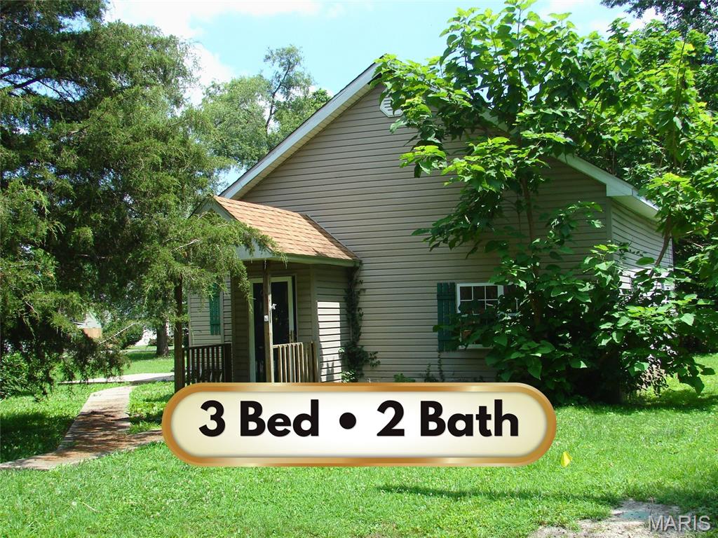 372 S 2nd Street Property Photo 1