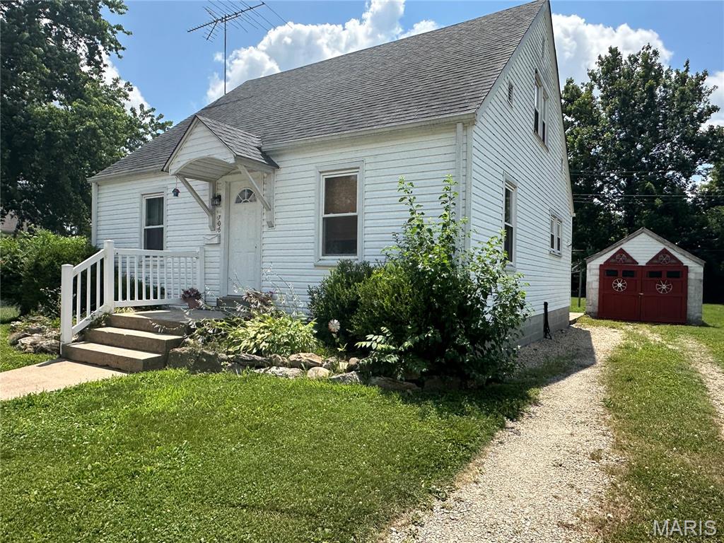 706 E Apple Avenue Property Photo 1
