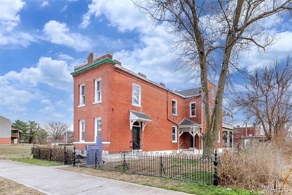 2116 E John Avenue Property Photo 2