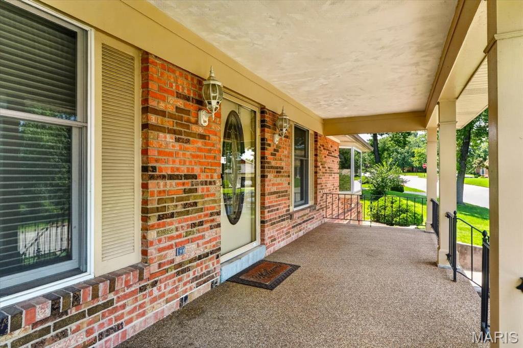 468 Falaise Drive Property Photo 7
