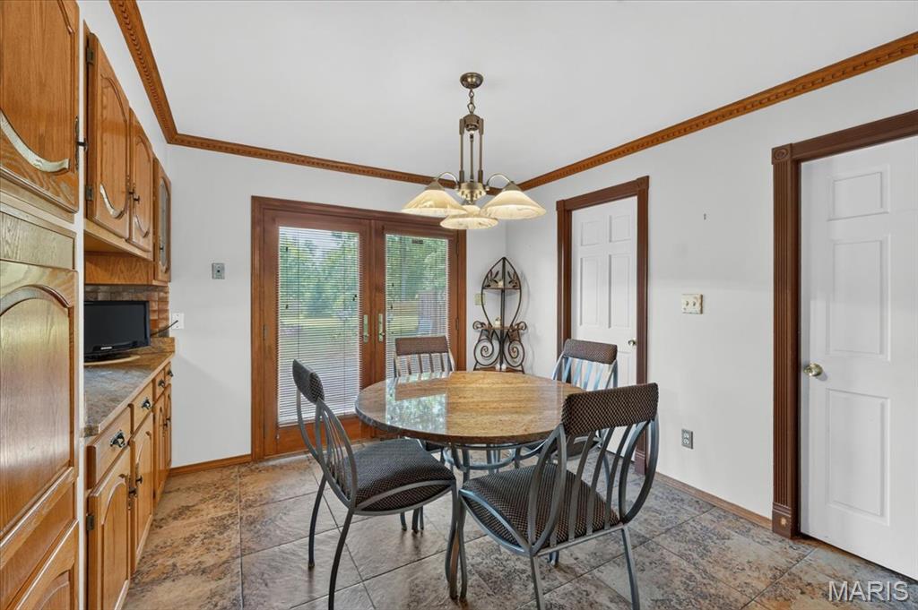 468 Falaise Drive Property Photo 18