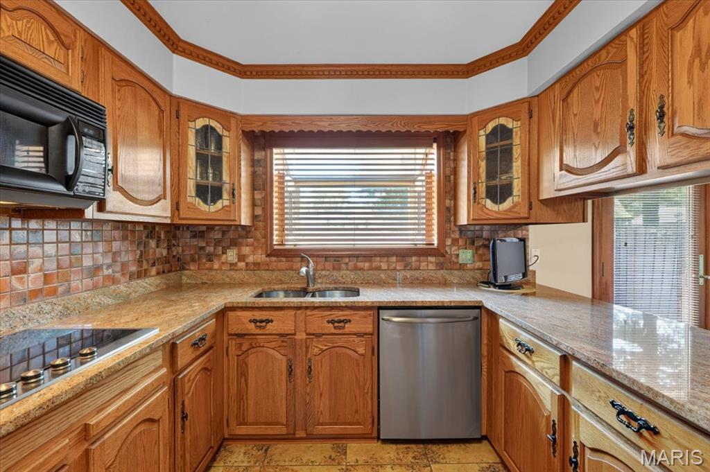 468 Falaise Drive Property Photo 20