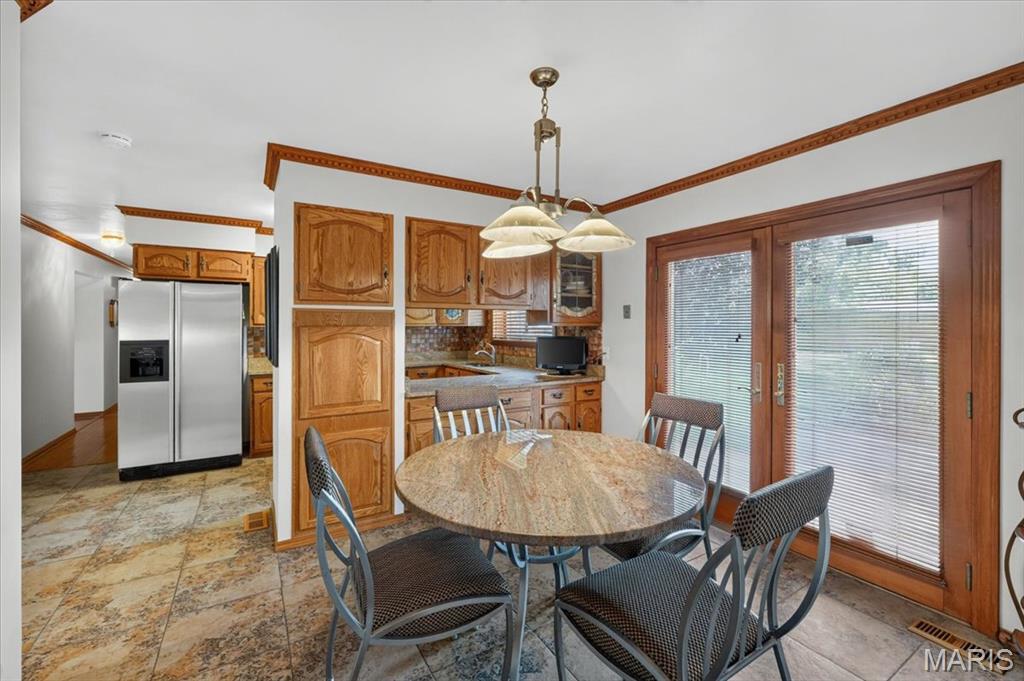 468 Falaise Drive Property Photo 23