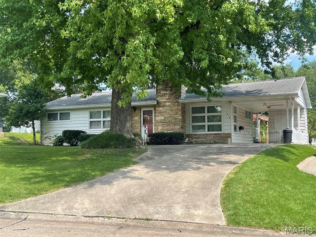 1316 Victoria Drive Property Photo 1