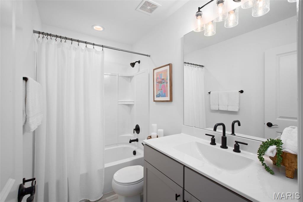 2 Royal Ii At Highlands Property Photo 7