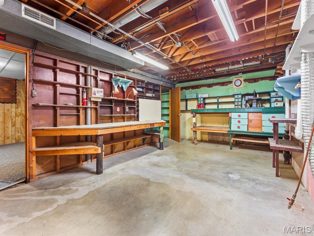 205 Gardner Street Property Photo 29