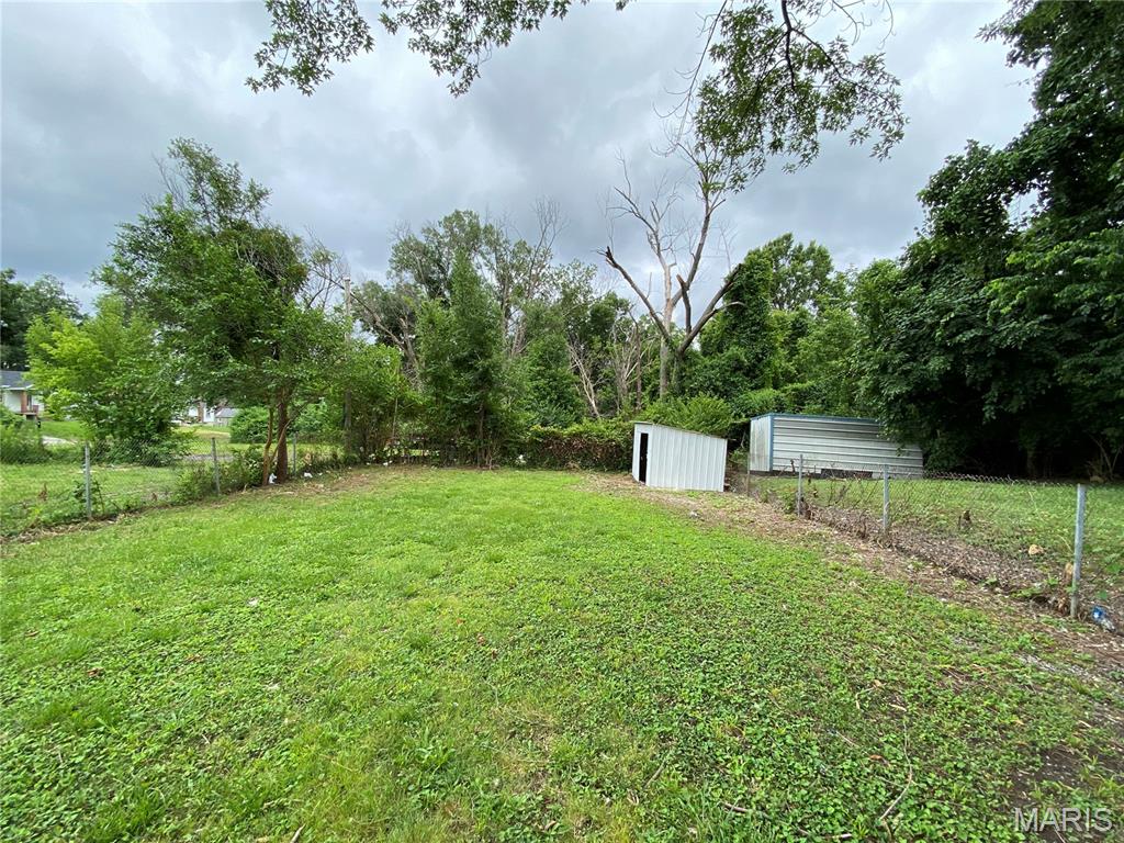 3816 N Hanley Road Property Photo 3