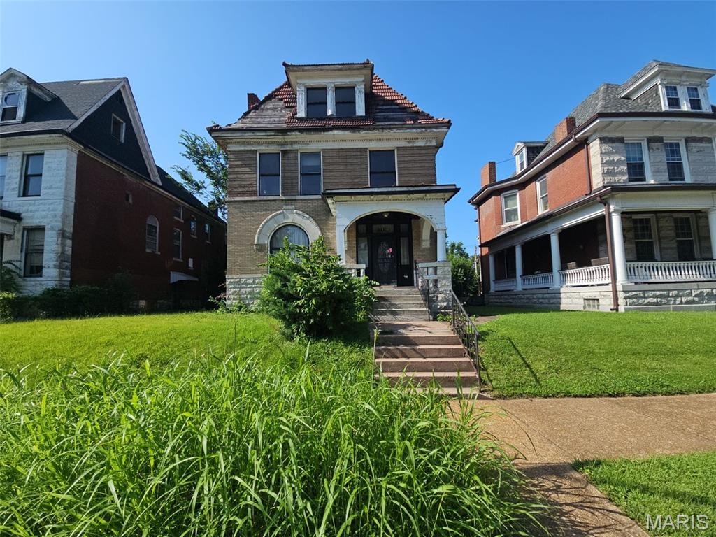 5142 Vernon Avenue Property Photo 1