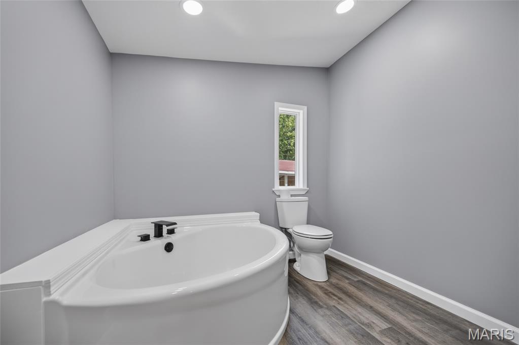 26042456 Property Photo 12