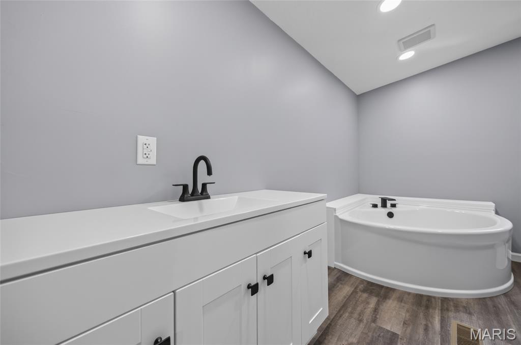 26042456 Property Photo 13