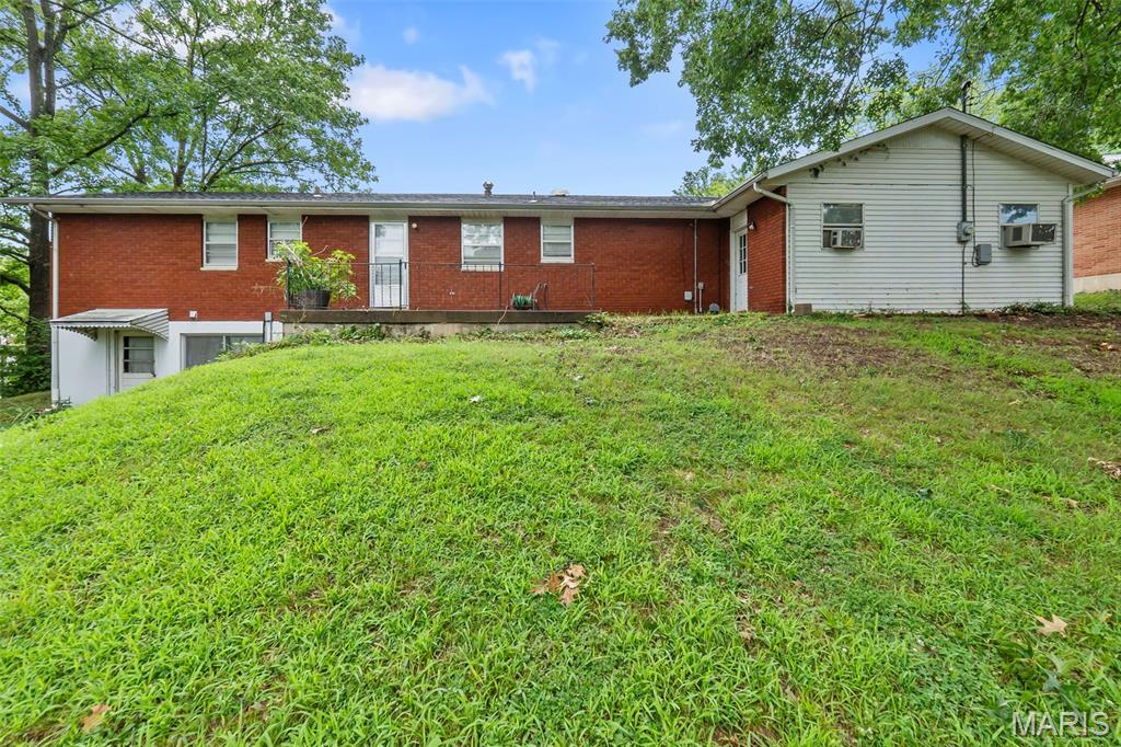 1835 Westridge Drive Property Photo 4