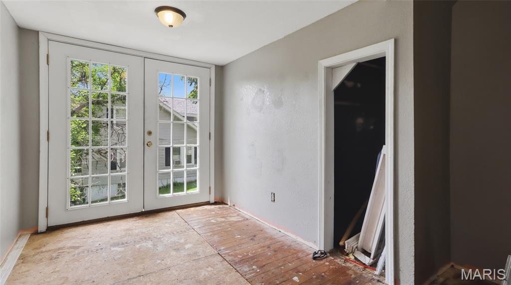 26042501 Property Photo 23