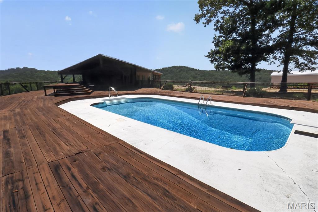 26042516 Property Photo 28