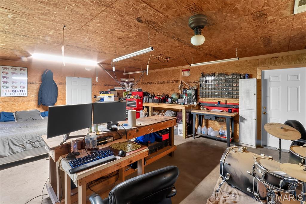 26042516 Property Photo 40