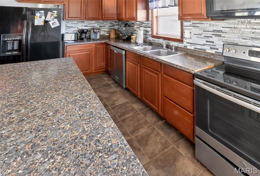 26042516 Property Photo 43