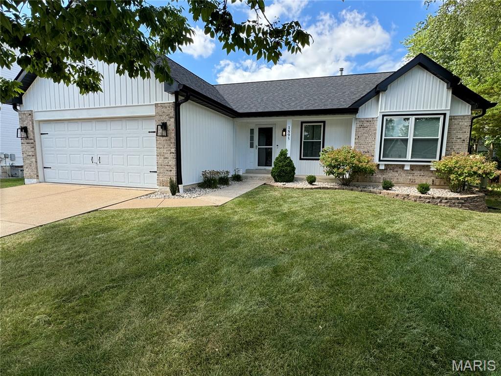 1895 Lunenburg Drive Property Photo 1