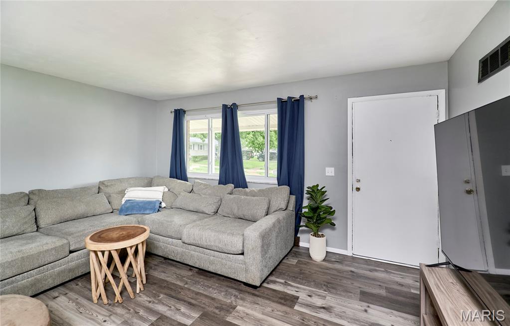 1800 Apple Blossom Court Property Photo 4