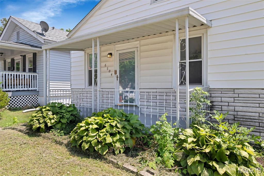 6604 Etzel Avenue Property Photo 6