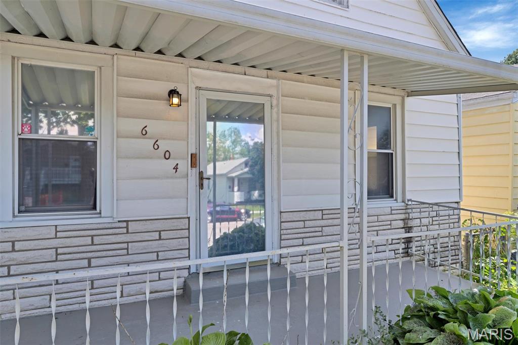 6604 Etzel Avenue Property Photo 7