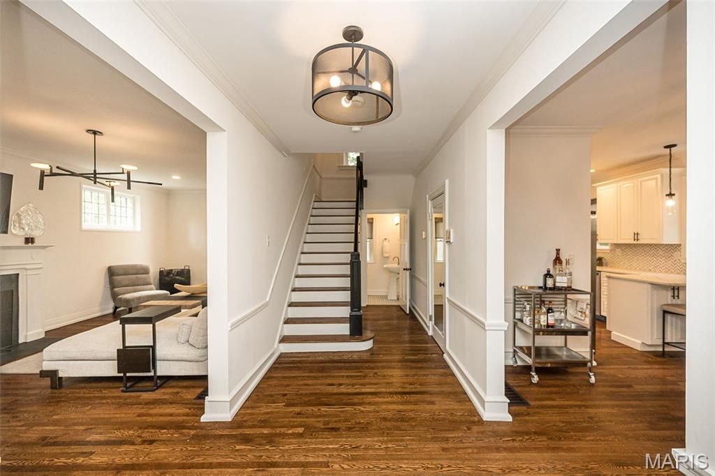 6946 Pershing Avenue Property Photo 4