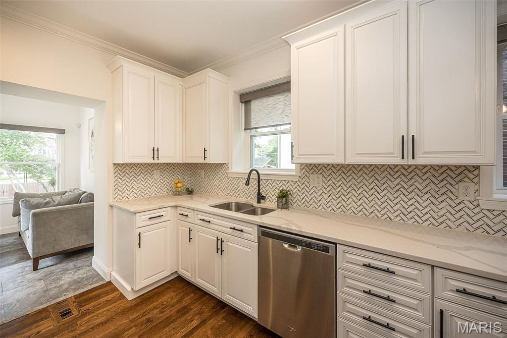6946 Pershing Avenue Property Photo 13