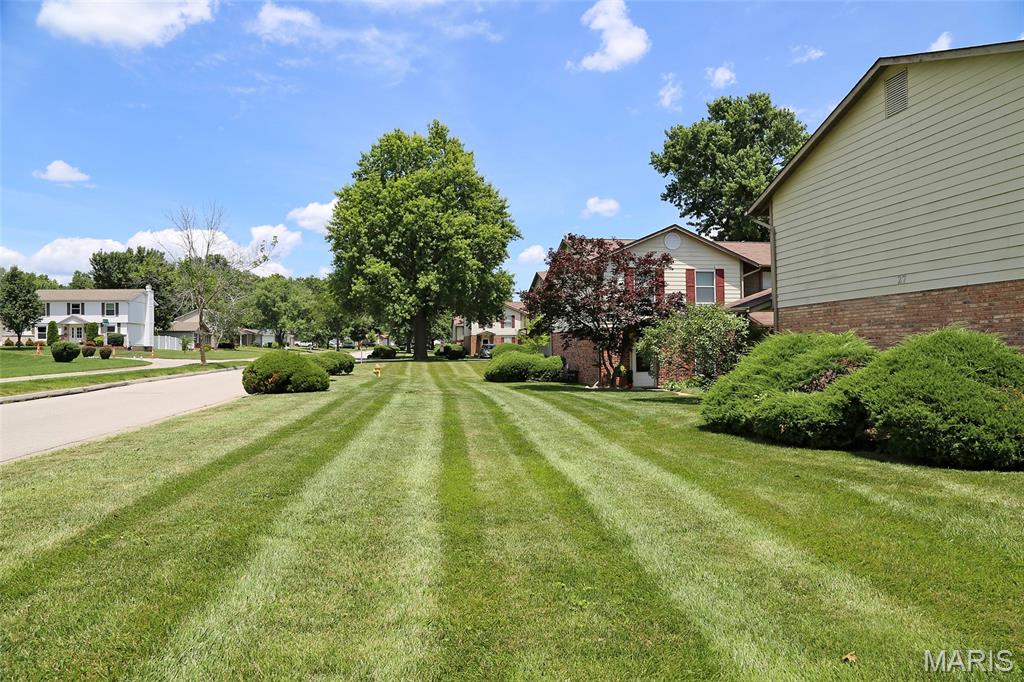 27 Park Charles Boulevard B Property Photo 4