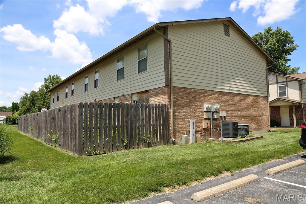 27 Park Charles Boulevard B Property Photo 6