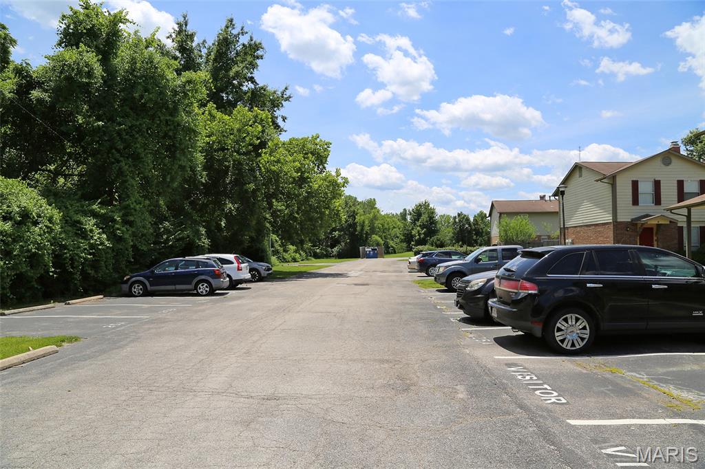 27 Park Charles Boulevard B Property Photo 7