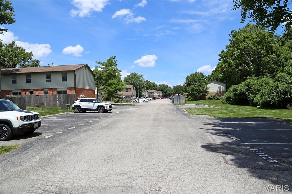 27 Park Charles Boulevard B Property Photo 8