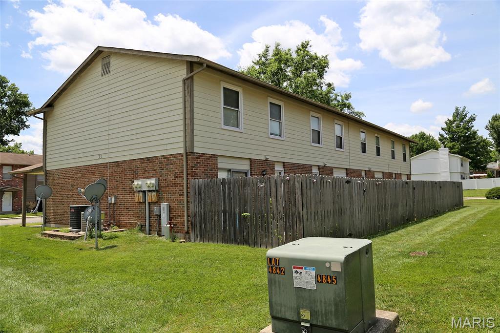 27 Park Charles Boulevard B Property Photo 17