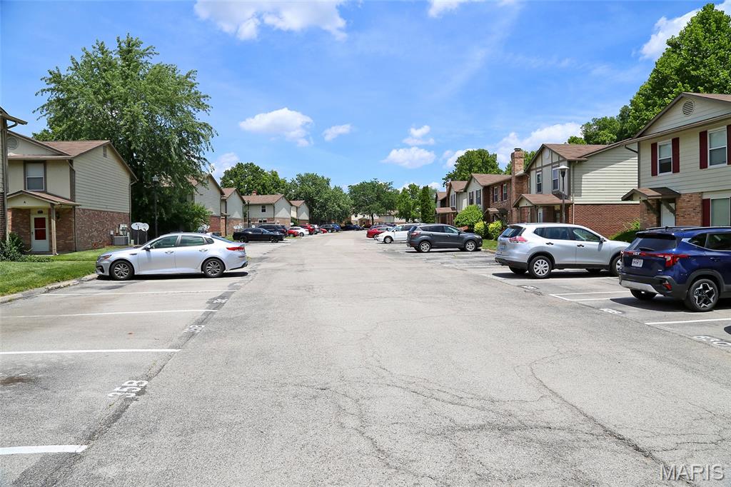 27 Park Charles Boulevard B Property Photo 18