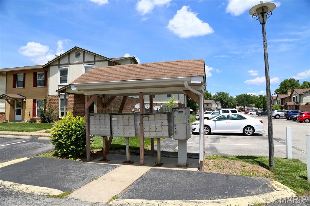 27 Park Charles Boulevard B Property Photo 19