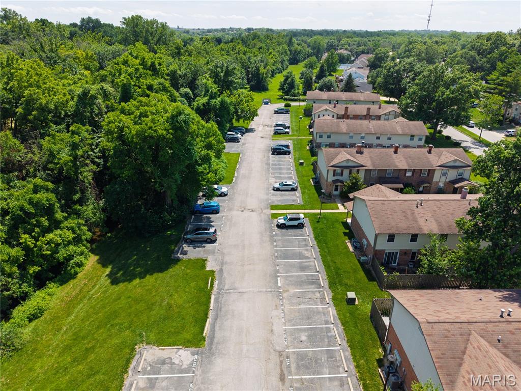 27 Park Charles Boulevard B Property Photo 26