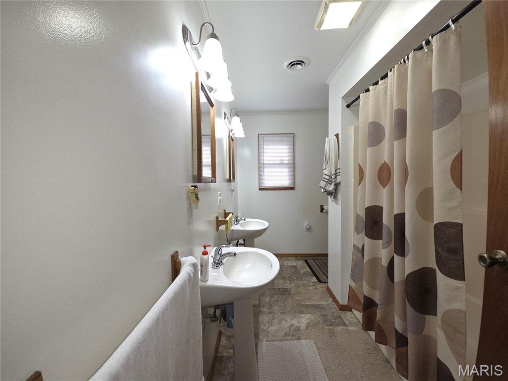 263 Candlewood Road Property Photo 9