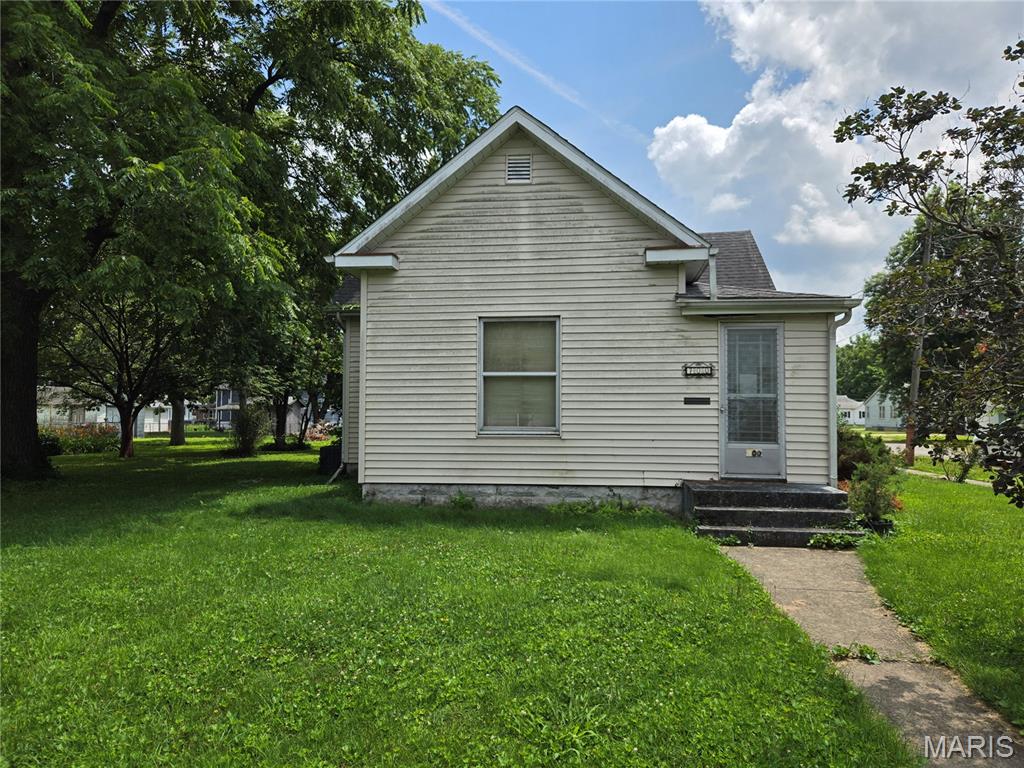 700 Montgomery Street Property Photo 1