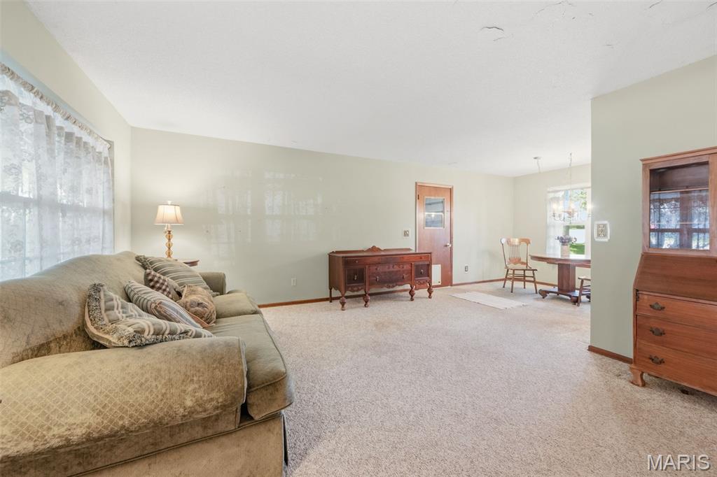 205 Hillcrest Drive Property Photo 6