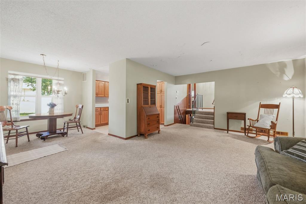 205 Hillcrest Drive Property Photo 8