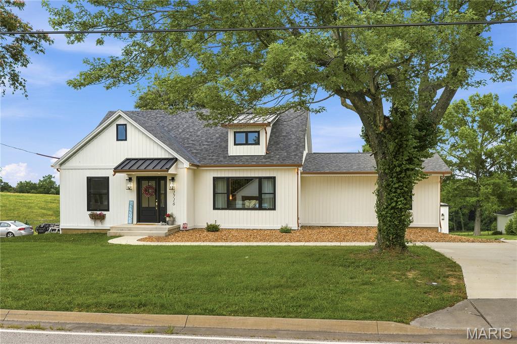 1716 Pottery Road Property Photo 2