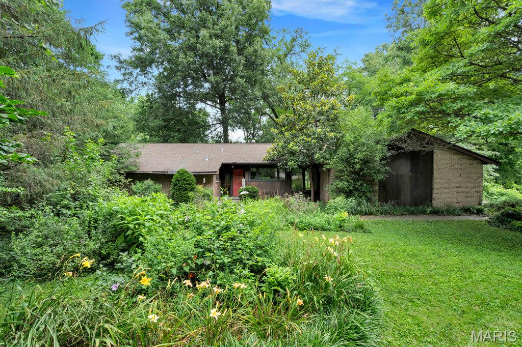 10 Sassafras Manor Property Photo 1