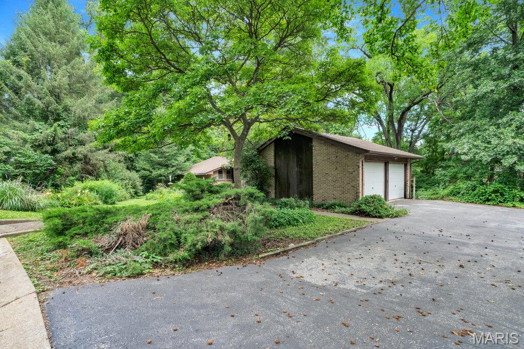 10 Sassafras Manor Property Photo 42