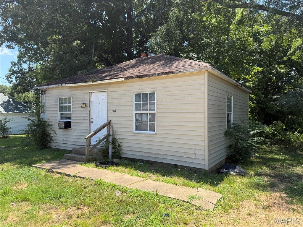 106 E Harper Street Property Photo 3