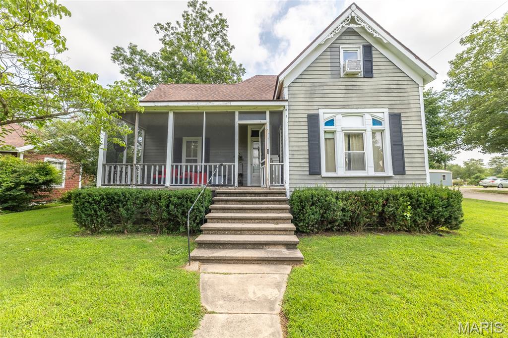 497 E Crumb Avenue Property Photo 1