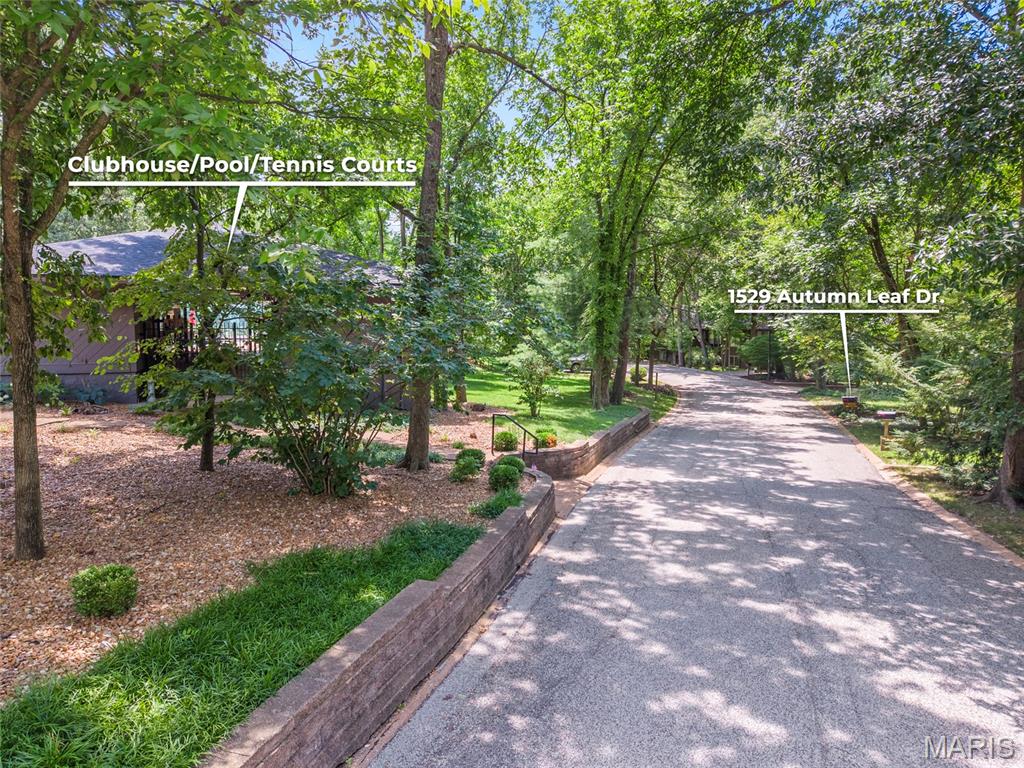 1529 Autumn Leaf Drive Property Photo 7
