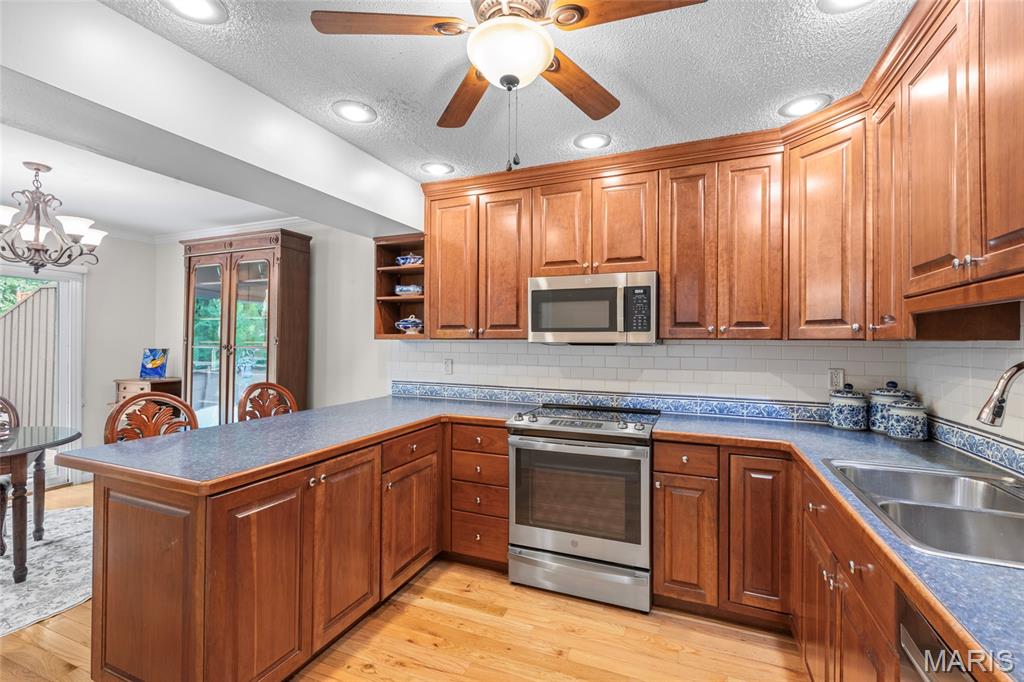 1529 Autumn Leaf Drive Property Photo 13