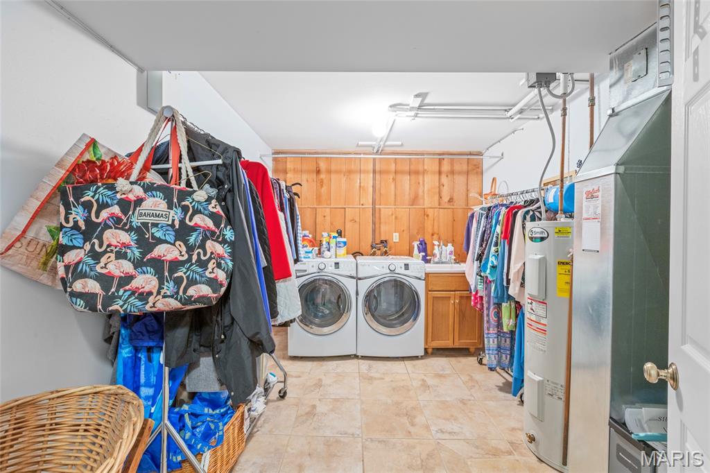 1529 Autumn Leaf Drive Property Photo 31